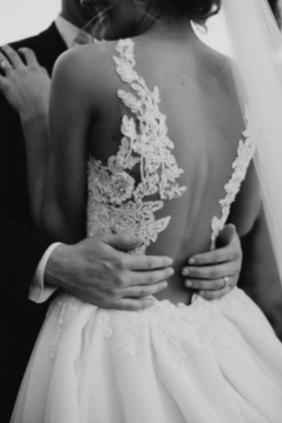 20 Black and White Wedding Photos That Will Stand the Test of Time