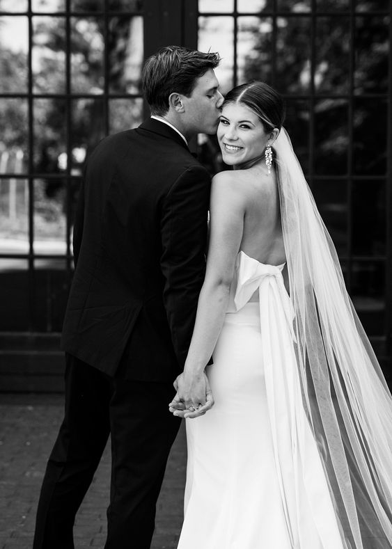 20 Black and White Wedding Photos That Will Stand the Test of Time